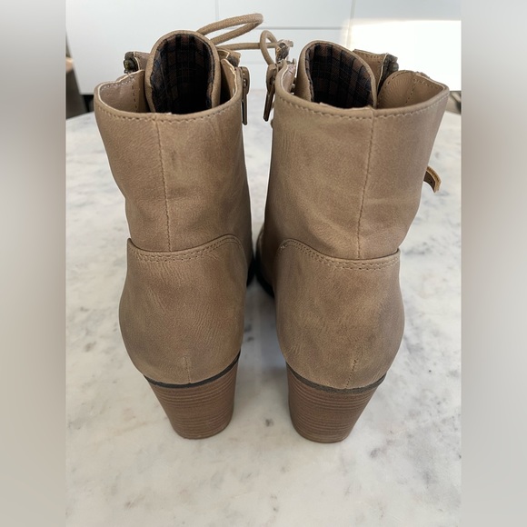 Madden Girl Combat bootie size 9.5 - Picture 3 of 4